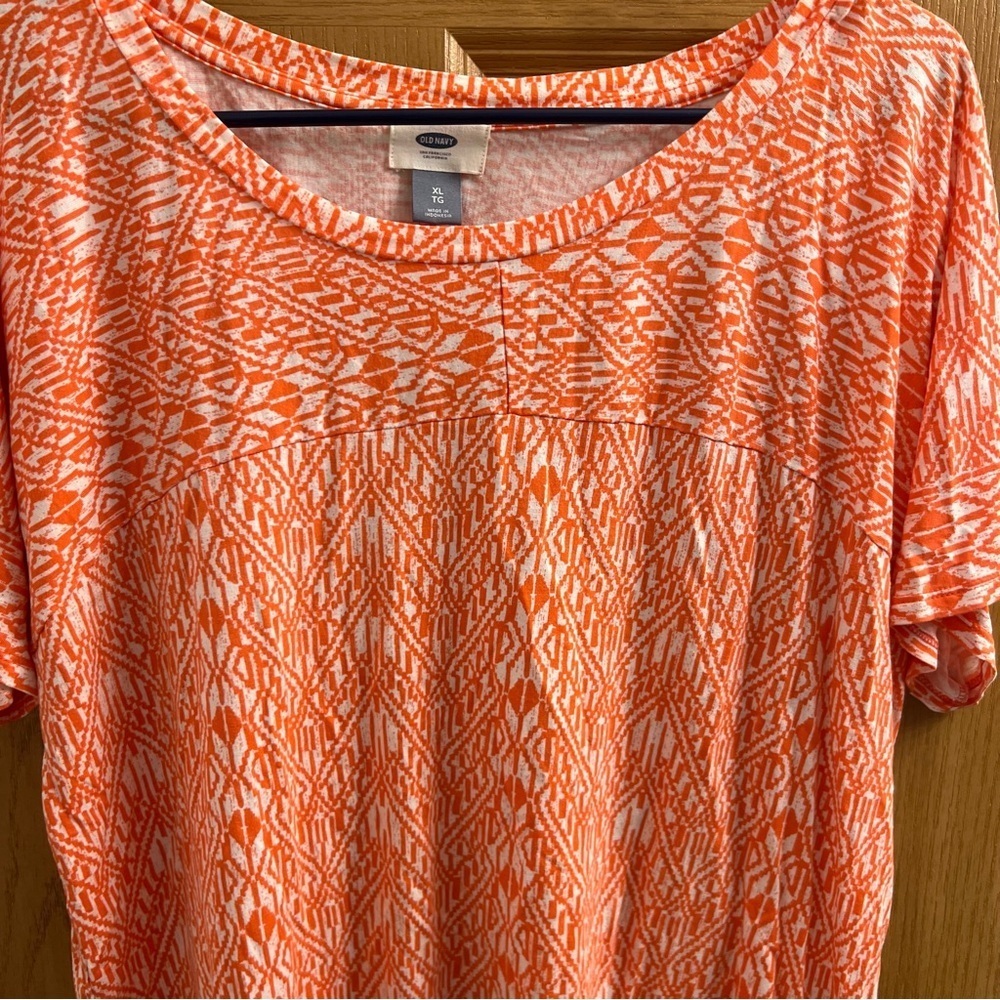 Old Navy Women's Orange Patterned Top - Picture 3 of 4